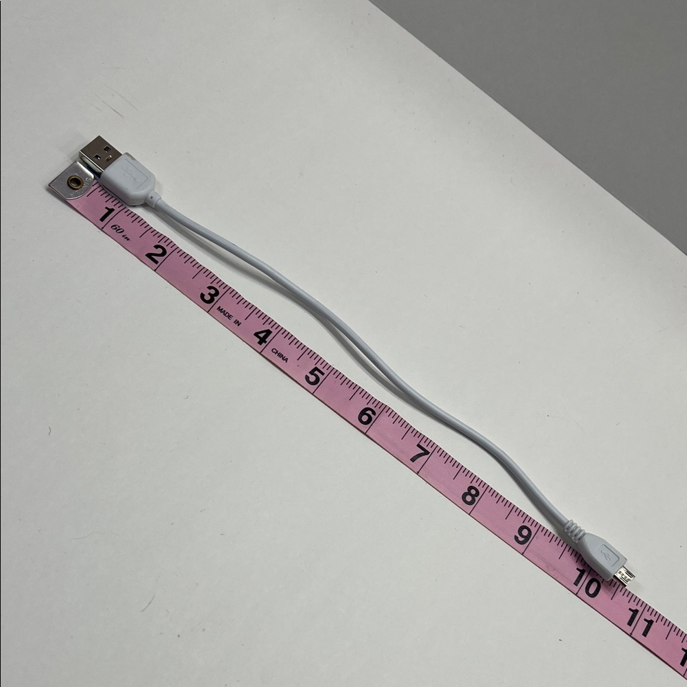 White USB Cable - Picture 1 of 2